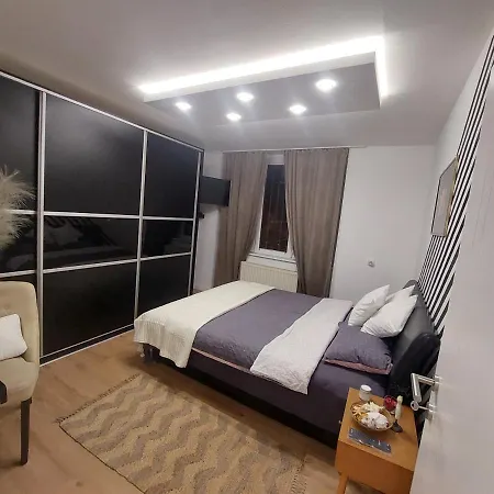 Апартаменты The Skver-elegant Apartmant