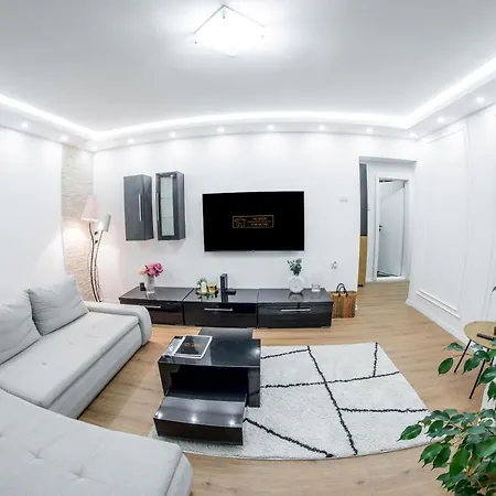 The Skver-elegant Apartmant アパート Požarevac