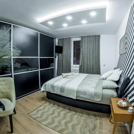 Apartment The Skver-elegant Apartmant *
