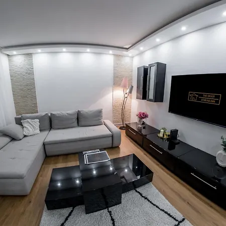 The Skver-elegant Apartmant アパート Požarevac