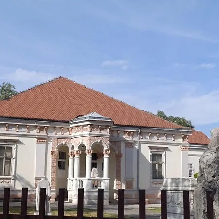 The Skver-elegant Apartmant